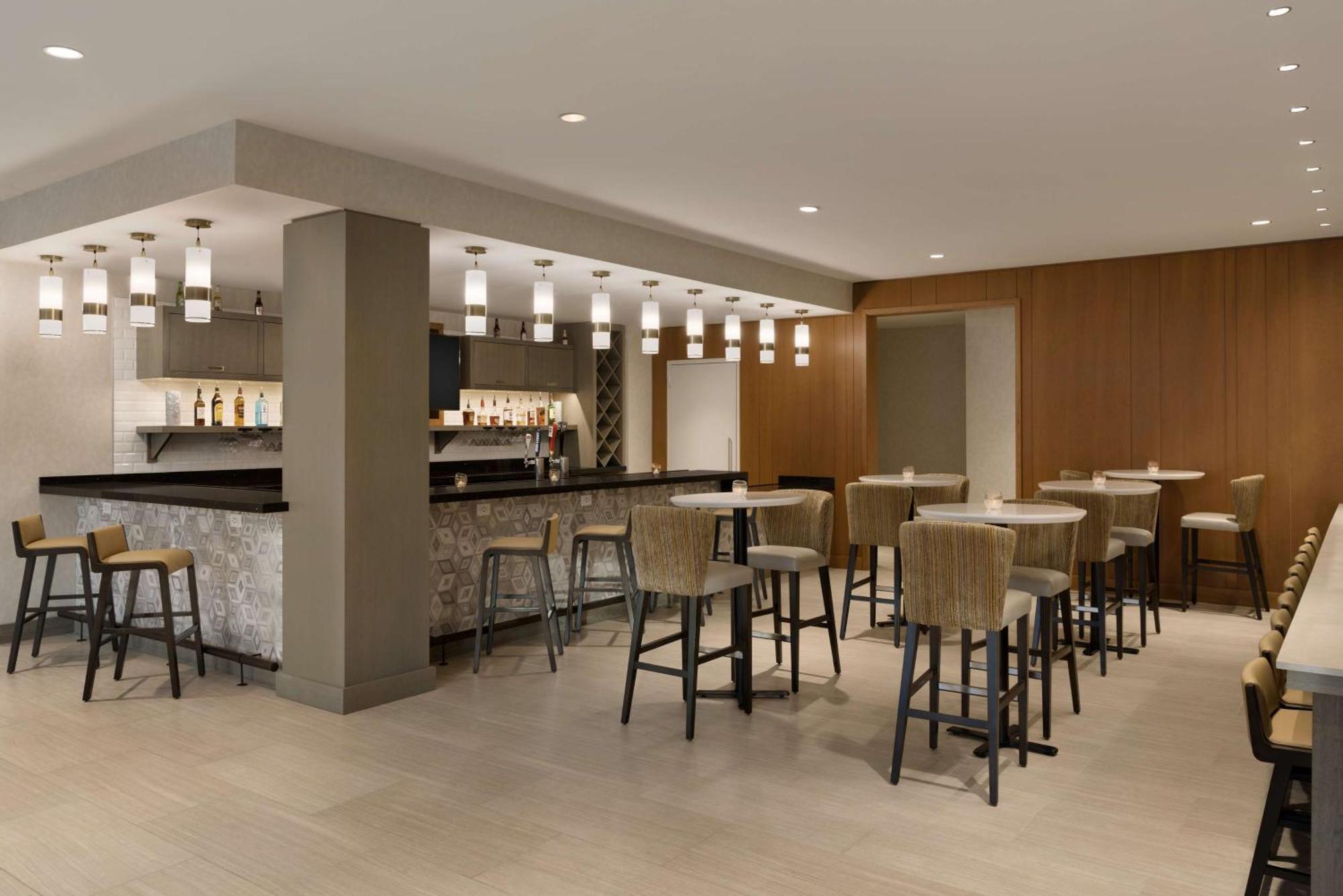 Hilton Garden Inn Newtown Square Radnor Eksteriør billede
