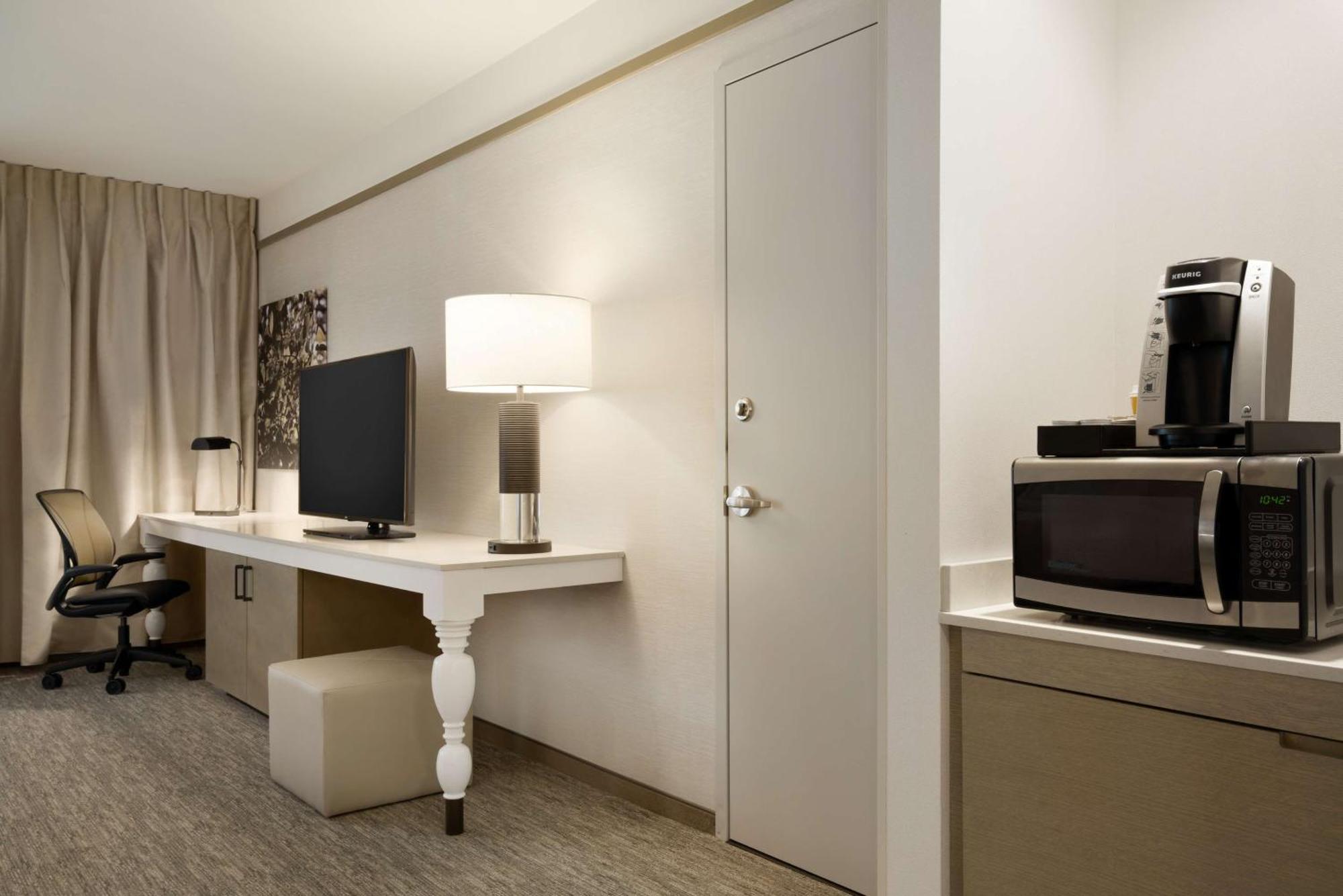 Hilton Garden Inn Newtown Square Radnor Eksteriør billede