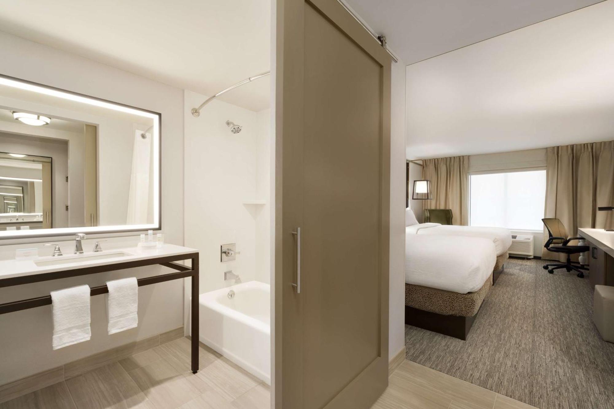 Hilton Garden Inn Newtown Square Radnor Eksteriør billede